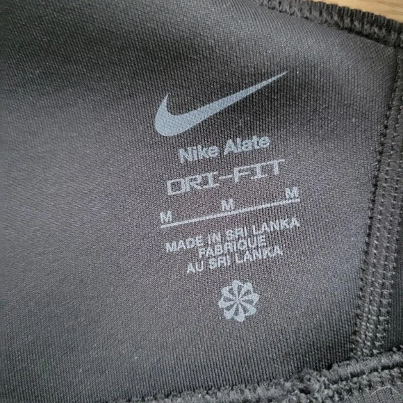 Nike Alate Ribbed Black Sports Bra - Picture 4 of 4